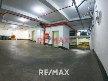 Departamento En Estreno En Barrio Médico En Edificio C/ Acceso Directo A Parque Privado