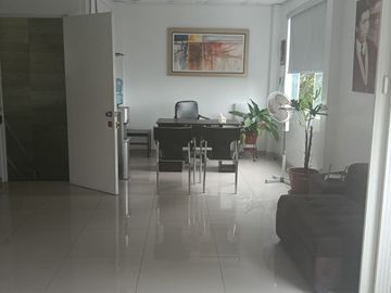 ¡Oportunidad de Inversión en Zona Comercial de Alto Tránsito! 🏢💼 Local en Avenida