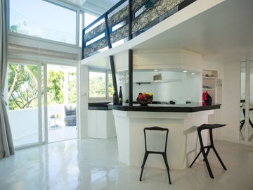 Hydra Apartment with Balcony