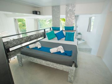 Hydra Apartment with Balcony