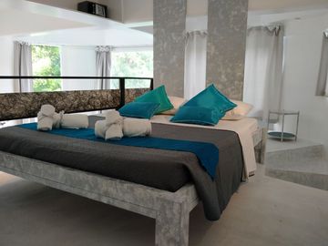 Hydra Apartment with Balcony