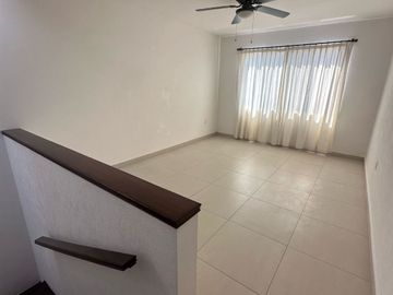 MAGNIFICA CASA EN CIRCUITO CON CASCO DE HACIENDA
