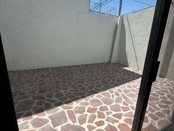 MAGNIFICA CASA EN CIRCUITO CON CASCO DE HACIENDA