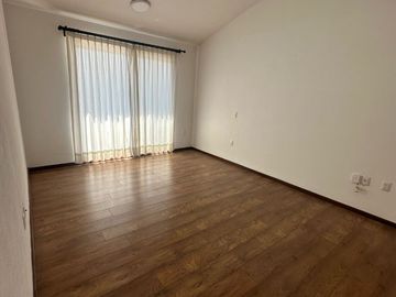 MAGNIFICA CASA EN CIRCUITO CON CASCO DE HACIENDA