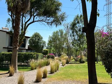 MAGNIFICA CASA EN CIRCUITO CON CASCO DE HACIENDA