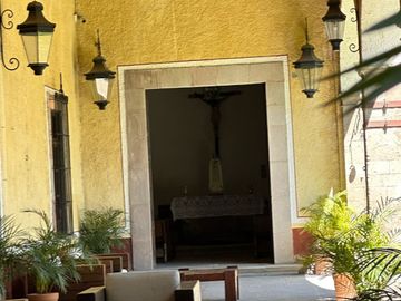 MAGNIFICA CASA EN CIRCUITO CON CASCO DE HACIENDA
