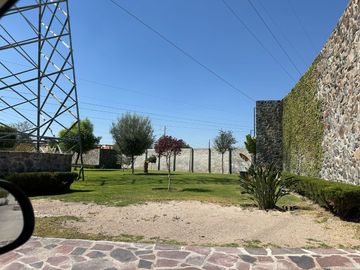 MAGNIFICA CASA EN CIRCUITO CON CASCO DE HACIENDA
