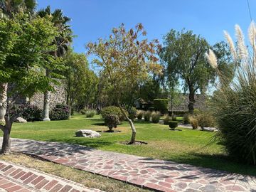 MAGNIFICA CASA EN CIRCUITO CON CASCO DE HACIENDA