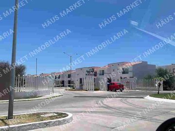 OPORTUNIDAD PRECIOSA CASA DE VENTA EN PUERTA DE PIEDRA