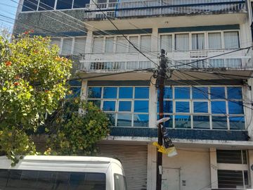 EDIFICIO EN VENTA CON DEPARTAMENTOS RENTADOS, OFICINA Y LOCAL COMERCIAL