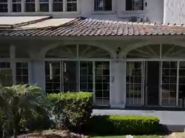 VENTA DE RESIDENCIA EN LEON, GTO.  EXCLUSIVO. AL SUR DE LA CIUDAD. ESTILO CLASICO CONSERVADOR CONTEMPORANEO.