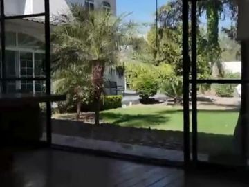VENTA DE RESIDENCIA EN LEON, GTO.  EXCLUSIVO. AL SUR DE LA CIUDAD. ESTILO CLASICO CONSERVADOR CONTEMPORANEO.