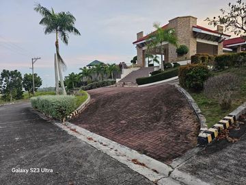 Cebu overlooking seaview lot for sale 224 sqm at Crown Heights Subdivision for sale by owner 3.2m net  Compostela Cebu Philippines