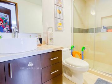 CASA BOSQUE ESMERALDA. 4 REC MODERNA SEGURIDAD JARDIN Y ROOF IMPECABLE