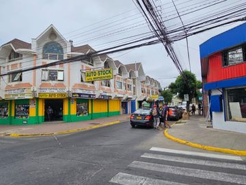 EDIFICIO DE 3 PISOS, UBICADO EN BULNES & LA CONCEPCIÓN QUILLOTA, CERCANO AL CENTRO.