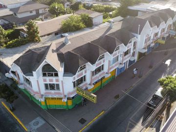 EDIFICIO DE 3 PISOS, UBICADO EN BULNES & LA CONCEPCIÓN QUILLOTA, CERCANO AL CENTRO.