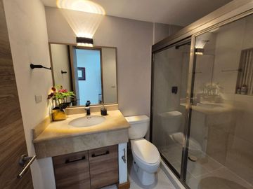 ¡Condominio con Dos Departamentos Amueblados - 4 Recámaras, 4 Baños – Ubicación Privilegiada!