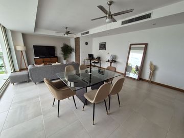 ¡Condominio con Dos Departamentos Amueblados - 4 Recámaras, 4 Baños – Ubicación Privilegiada!