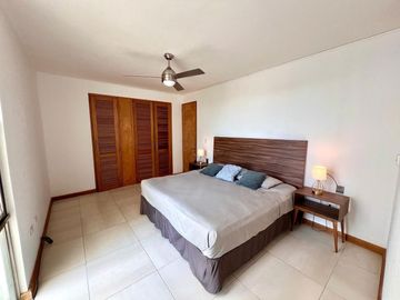 ¡Condominio con Dos Departamentos Amueblados - 4 Recámaras, 4 Baños – Ubicación Privilegiada!