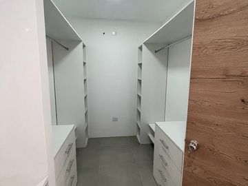 Venta Casa en Ciudad Celeste de Estreno - Samborondón - cerca al Colegio Alemán, Menor - C354