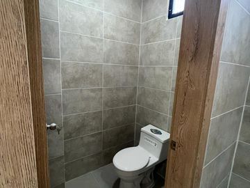 Venta Casa en Ciudad Celeste de Estreno - Samborondón - cerca al Colegio Alemán, Menor - C354