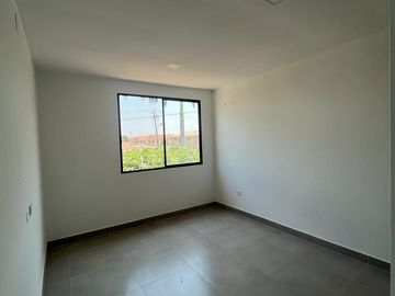Venta Casa en Ciudad Celeste de Estreno - Samborondón - cerca al Colegio Alemán, Menor - C354