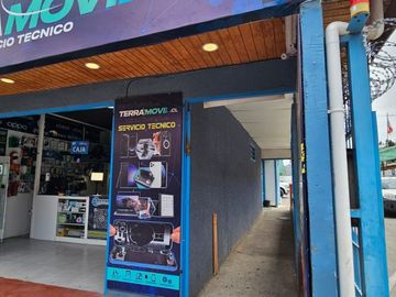 TERRENO/ESTACIONAMIENTO Y 2 LOCALES COMERCIALES EN EL CENTRO DE QUILLOTA