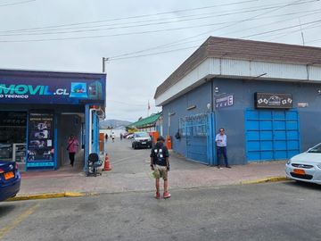 TERRENO/ESTACIONAMIENTO Y 2 LOCALES COMERCIALES EN EL CENTRO DE QUILLOTA