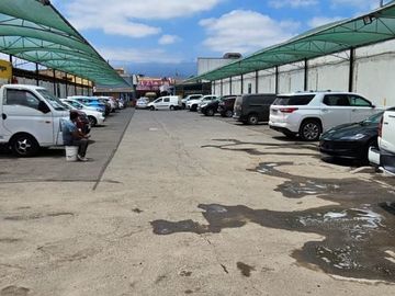 TERRENO/ESTACIONAMIENTO Y 2 LOCALES COMERCIALES EN EL CENTRO DE QUILLOTA
