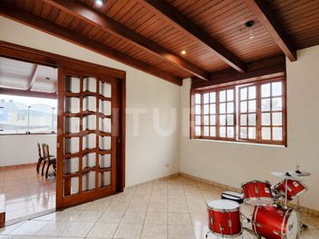 VENDO CASA MUY CERCA A VILLA MILITAR OESTE CHORRILLOS