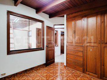 VENDO CASA MUY CERCA A VILLA MILITAR OESTE CHORRILLOS