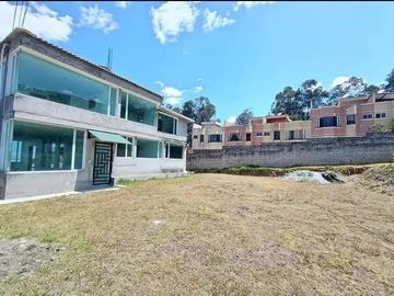 AMPLIA CASA EN CONOCOTO – VENTA O ARRIENDO - 1200m2 TERRENO