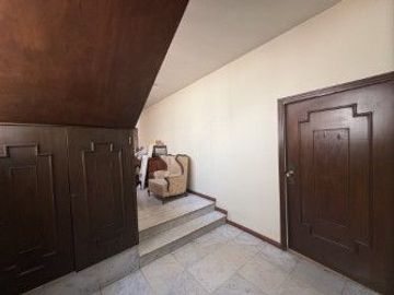 Casa en venta 4 recamaras enfrente del Colegio Americano en la Col. La Paz