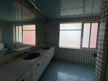 Casa en venta 4 recamaras enfrente del Colegio Americano en la Col. La Paz