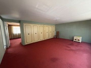 Casa en venta 4 recamaras enfrente del Colegio Americano en la Col. La Paz