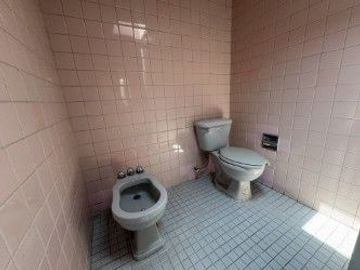 Casa en venta 4 recamaras enfrente del Colegio Americano en la Col. La Paz