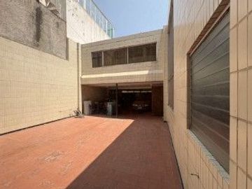 Casa en venta 4 recamaras enfrente del Colegio Americano en la Col. La Paz