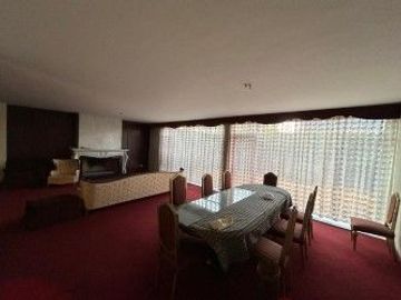 Casa en venta 4 recamaras enfrente del Colegio Americano en la Col. La Paz