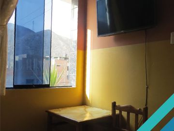 HOTEL 4 PISOS EN VENTA 153 M2 AV. CARAPONGO - LURIGANCHO