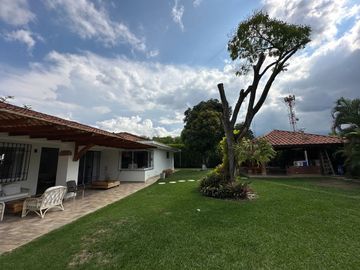 ¡Venta de espectacular Casa en Altos de Ciudad Jardín!