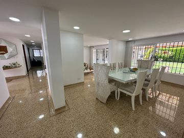 ¡Venta de espectacular Casa en Altos de Ciudad Jardín!
