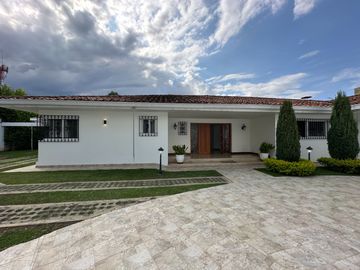 ¡Venta de espectacular Casa en Altos de Ciudad Jardín!