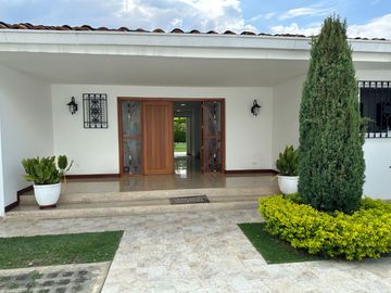 ¡Venta de espectacular Casa en Altos de Ciudad Jardín!
