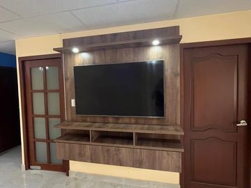 Casa remodelada en venta, Urb. La Joya - La Aurora
