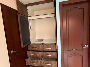 Casa remodelada en venta, Urb. La Joya - La Aurora