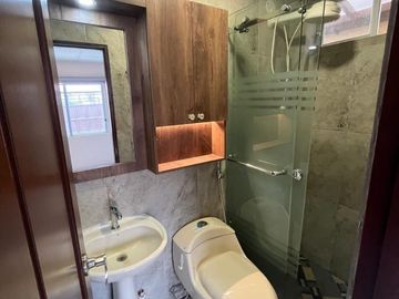 Casa remodelada en venta, Urb. La Joya - La Aurora
