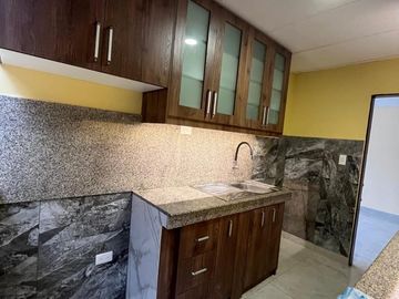 Casa remodelada en venta, Urb. La Joya - La Aurora