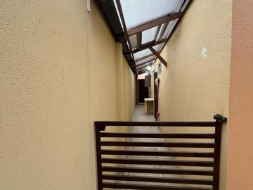 Casa remodelada en venta, Urb. La Joya - La Aurora