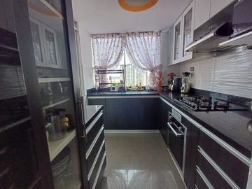Remodelado departamento en venta, Breña
