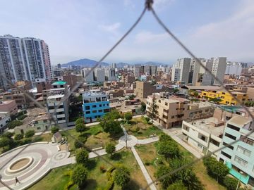 Remodelado departamento en venta, Breña